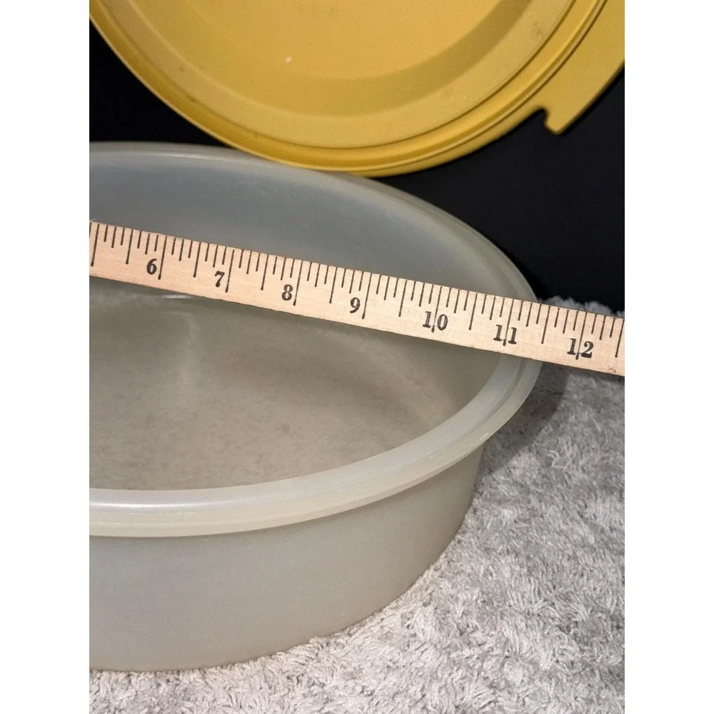 Vintage Tupperware Harvest Gold‎ Round Cake Taker Pie Carrier USA NO HANDLE